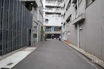 敷地南側の前面道路