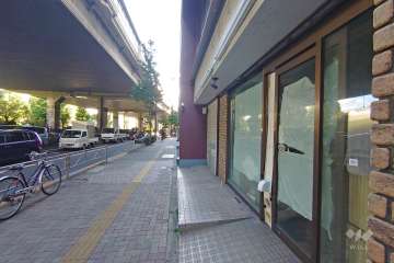 敷地南側の前面道路（東側から）
