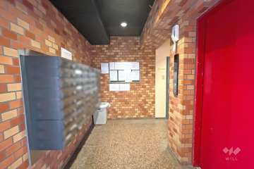 共用ポストと共用のエレベーター