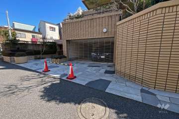 敷地内駐車場（リングシャッター付き）