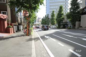 北西側前面道路