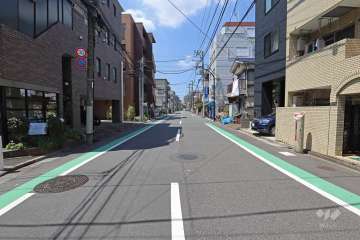 敷地南東側の前面道路