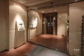 エントランスはオートロック付きです。