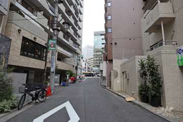 敷地北東側の前面道路