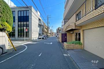敷地東側の前面道路