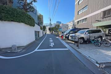 敷地東側の前面道路
