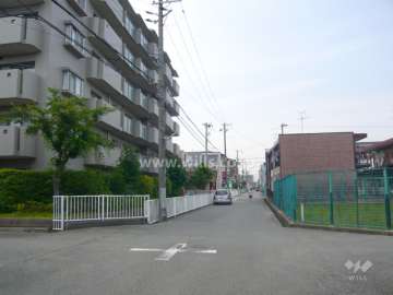 周辺の街並み。静かな住宅地です。