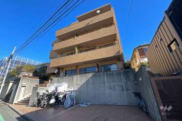 代々木上原ロイヤルマンションの外観（南側から）