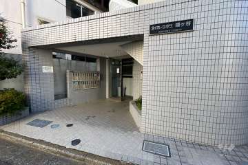 エントランスはオートロック付きです。