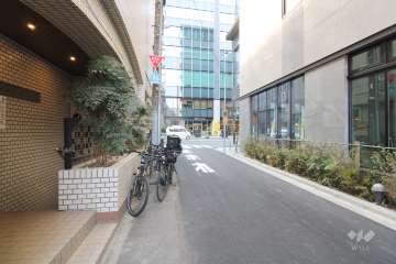 敷地北側の前面道路