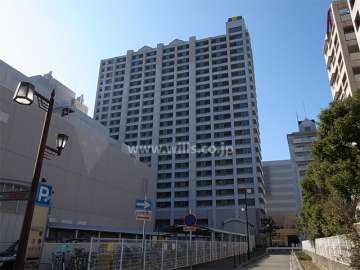 アミング潮江プラストの外観（東側から）