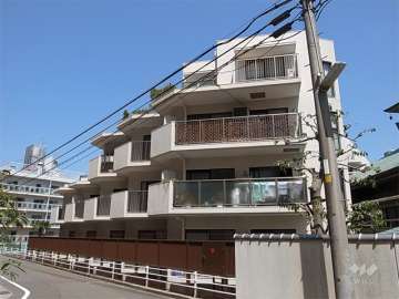 サニークレスト宝塚の外観（南側から）