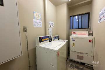 棟内のコインランドリー