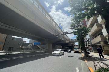 敷地南西側の前面道路
