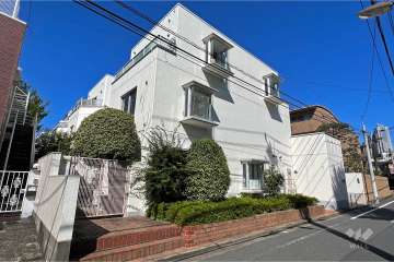 チュリス代々木A棟の外観（南東側から）