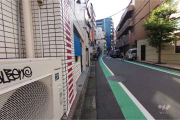 敷地北側の前面道路（東側から）