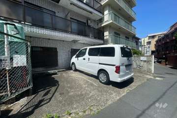 敷地内駐車場（屋外平面式）