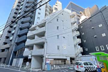 日興パレス南平台アヅマの外観（南側から）