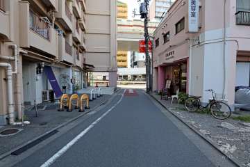 敷地南東側の前面道路
