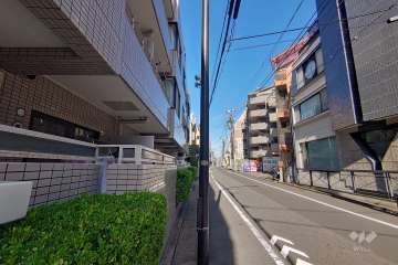 敷地南側の前面道路　