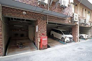 敷地内駐車場（屋内平面式）
