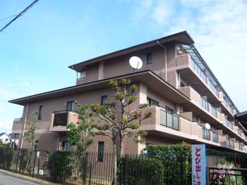 東急ドエル・アルス園田の外観（南西側から）