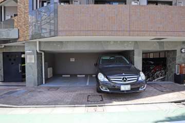 敷地内駐車場（屋内平面式）