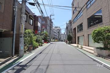 敷地南西側の前面道路