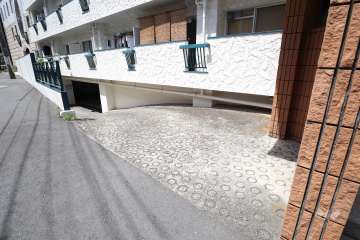 駐車場の出入口