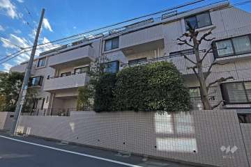 パーク・ノヴァ代々木の外観(北東側から)
