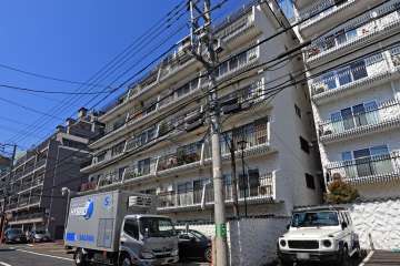 秀和第一南平台レジデンスの外観（北東側から）