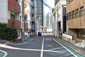 敷地東側の前面道路