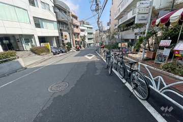 敷地北側の前面道路