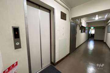 共用のエレベーター