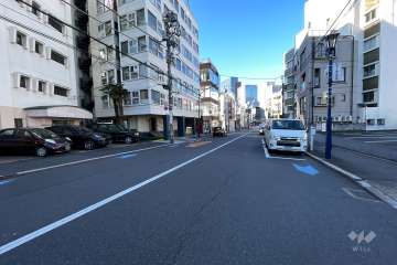 敷地北側の前面道路