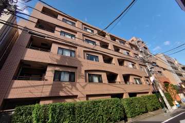 クリオ渋谷ラ・モードの外観（南東側から）