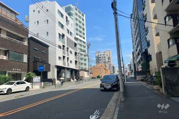敷地北東側の前面道路