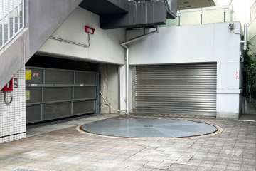 敷地内駐車場（屋内機械式）