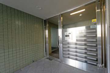 オートロックの操作盤と共用ポスト