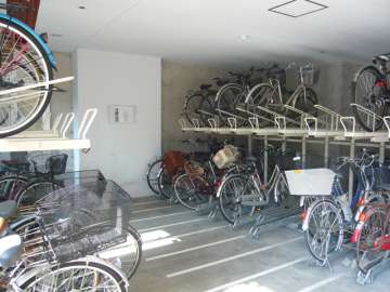 屋内にある駐輪場