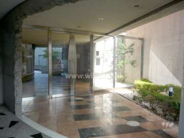 エントランスにはオートロックが付いています。