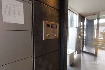 エントランスはオートロック付きです。