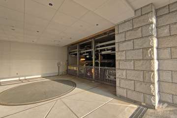 敷地内駐車場（屋内機械式）