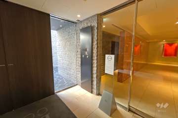 エントランスはオートロック式です。