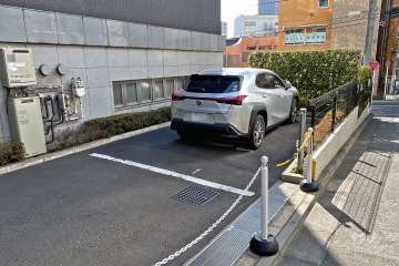 敷地内北側駐車場（屋外平面式）