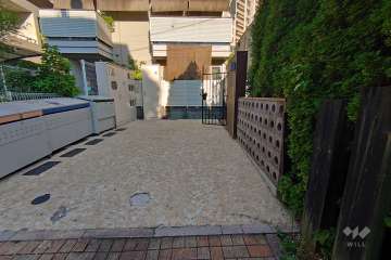 敷地北側の通路（西側から）