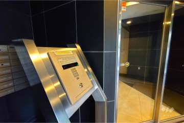 エントランスはオートロック付きです。