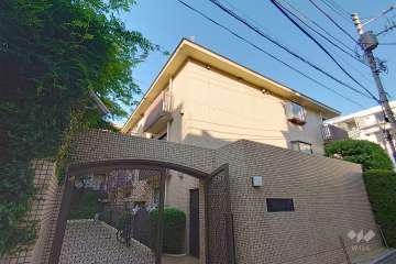 神宮前プリンスハイツの外観（西側から）