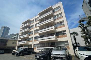 代々木ハイツ２号館の外観（南東側から）