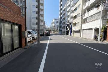 敷地北側の前面道路